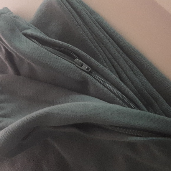 New. Men's Adidas Originals Rekive Graphic Joggers. Size Large. - Picture 9 of 9